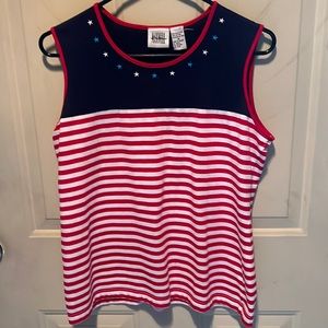 Patriotic sleeveless tank, perfect for all your summer parties! 🇺🇸